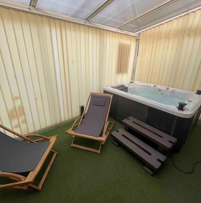 Houdarling Chalet Et Spa Hammam Jacuzzi Et Sauna Nîmes Eksteriør bilde