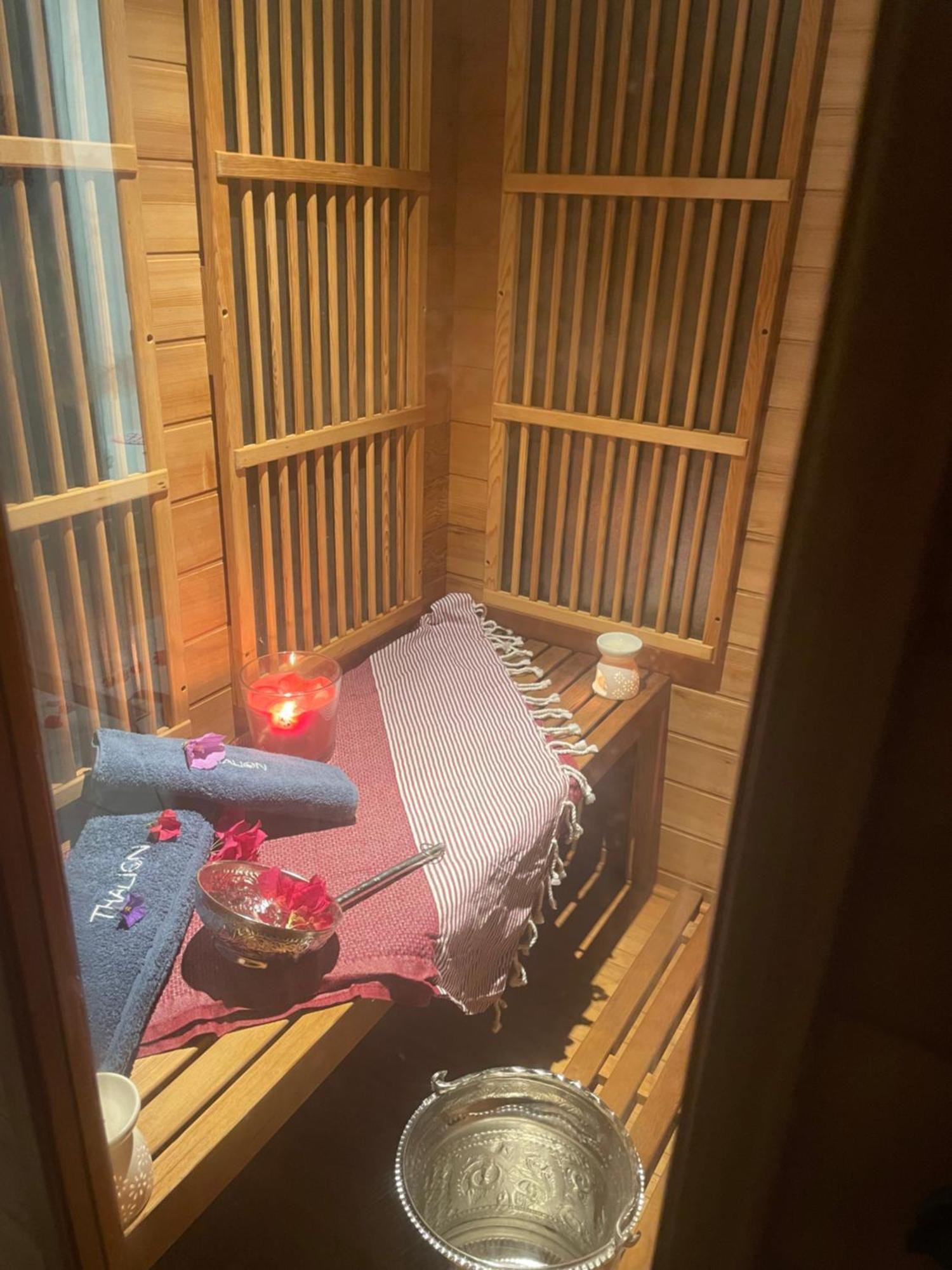 Houdarling Chalet Et Spa Hammam Jacuzzi Et Sauna Nîmes Eksteriør bilde
