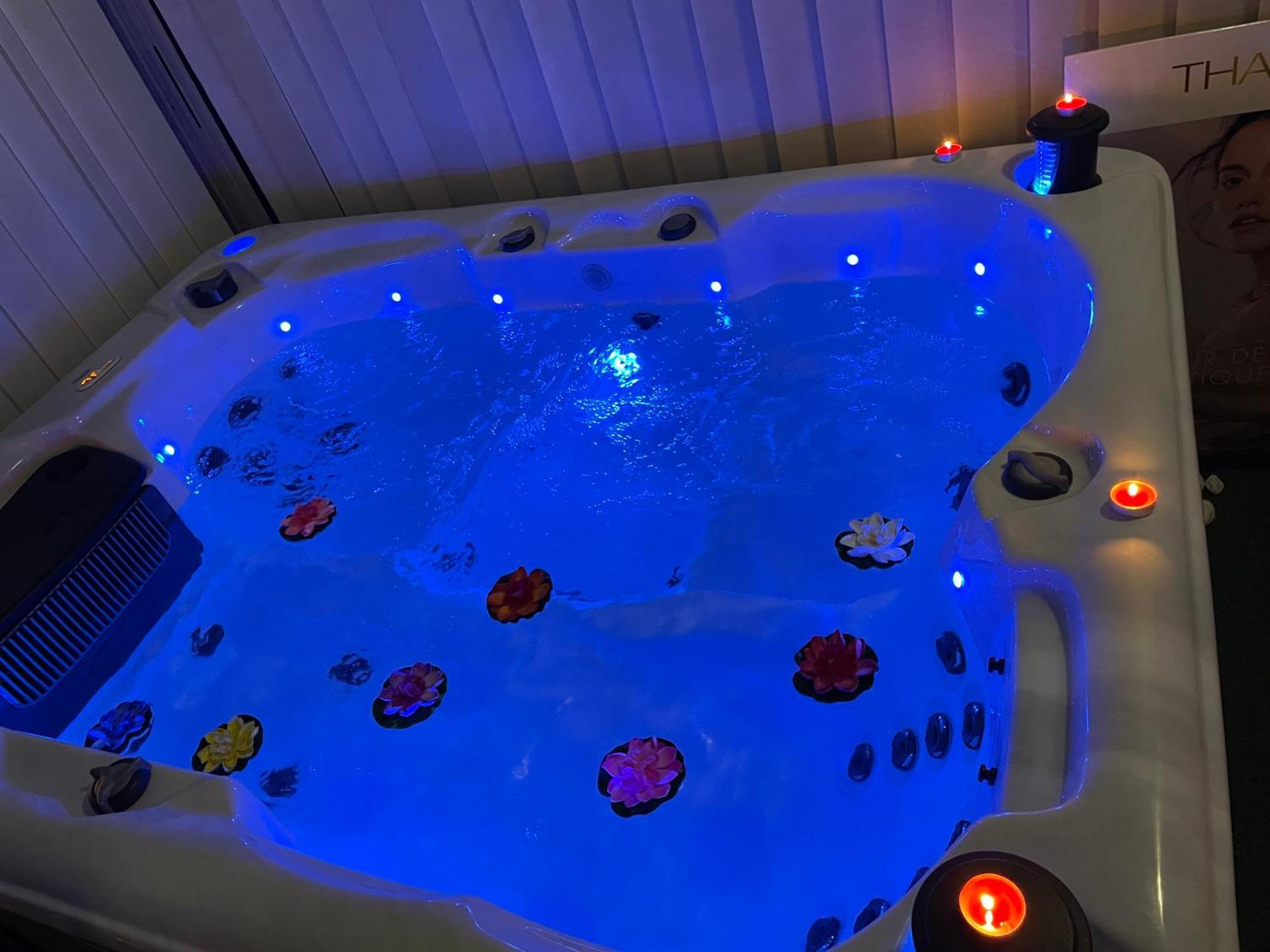 Houdarling Chalet Et Spa Hammam Jacuzzi Et Sauna Nîmes Eksteriør bilde
