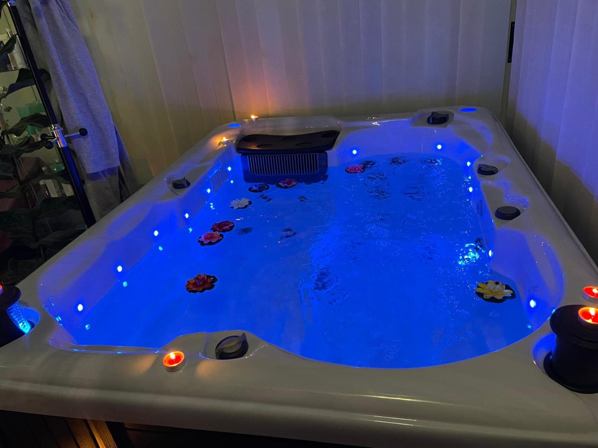 Houdarling Chalet Et Spa Hammam Jacuzzi Et Sauna Nîmes Eksteriør bilde